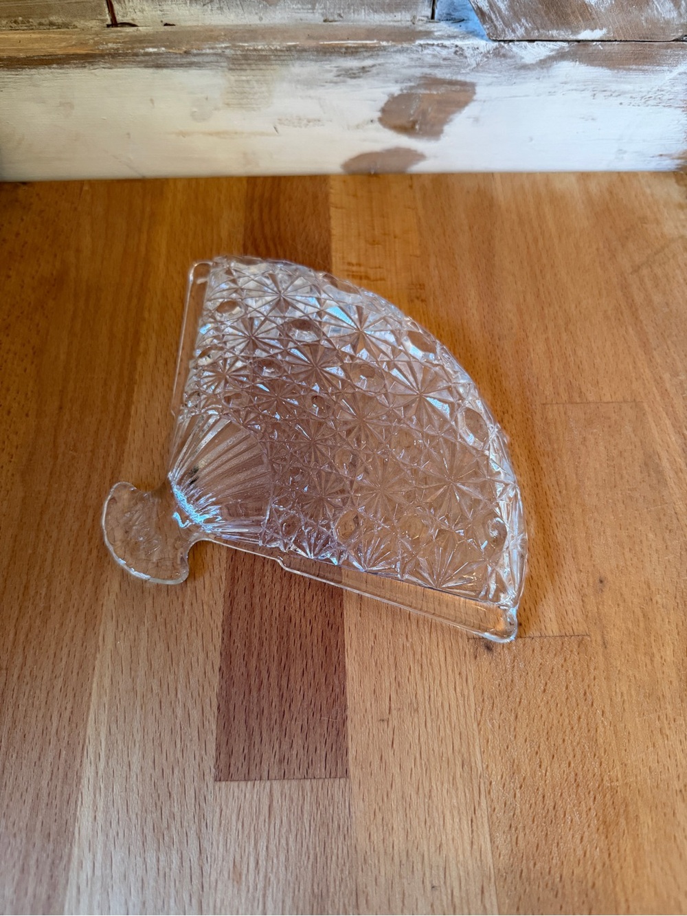 Avon Fan Dish - Picture 2 of 5